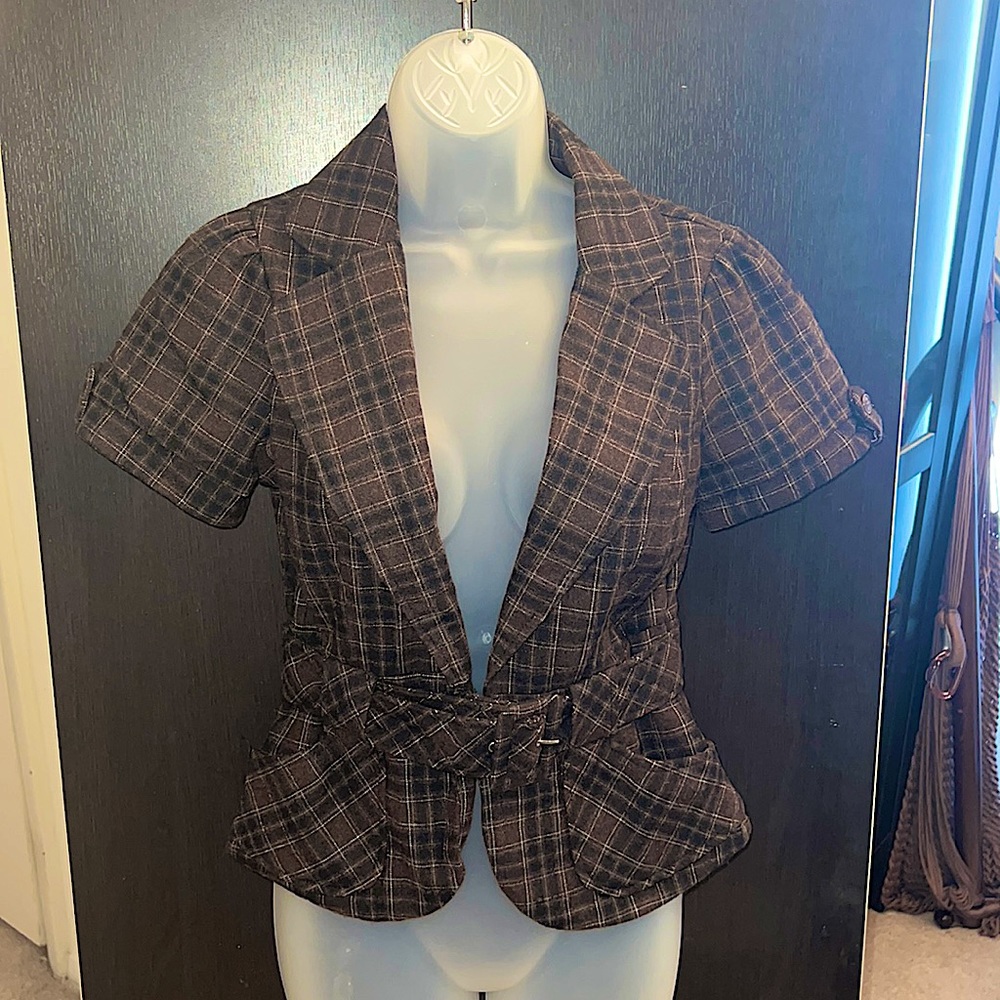 Short sleeve blazer